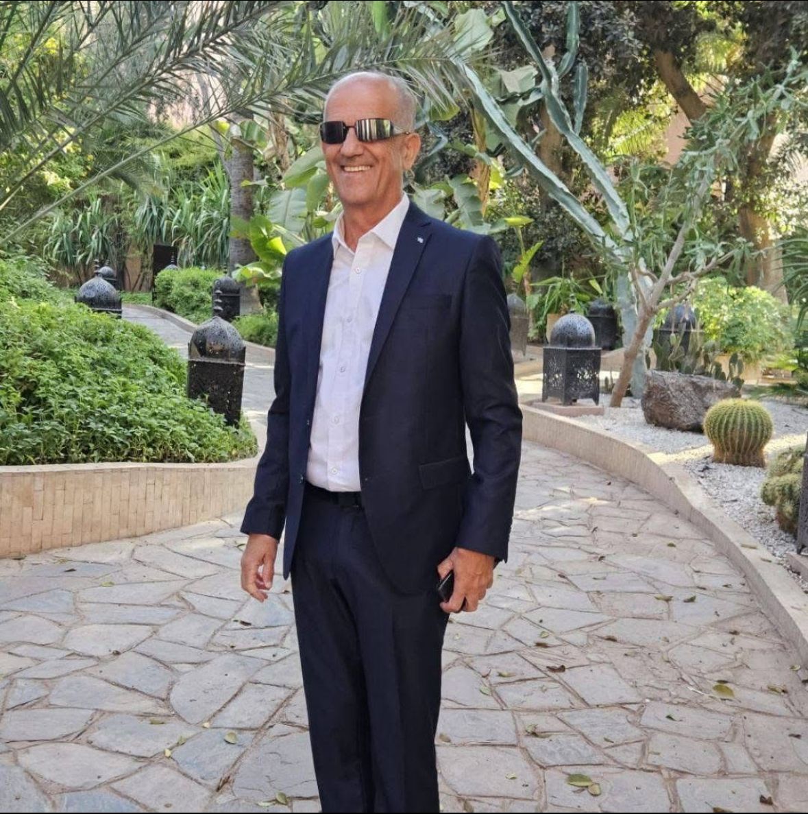 שמעון מ